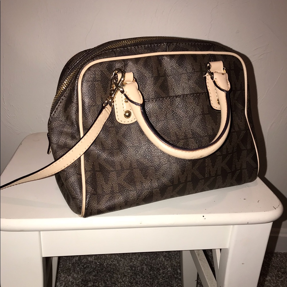 Michael Kors Shoulder Crossbody